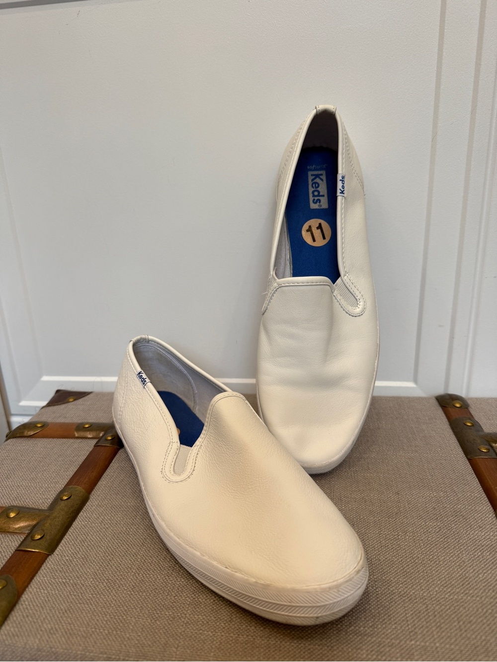 KEDS CHAMPION WHITE LEATHER SLIP ON SNEAKER SIZE 11